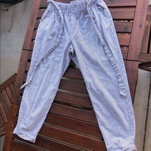 Cotton/linen blend beach capris